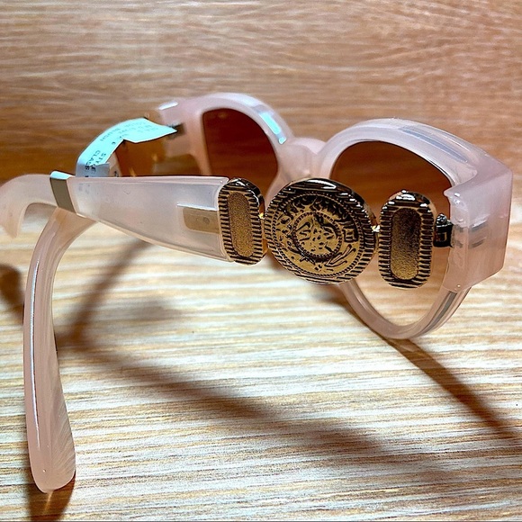 Sunglasses Cat Eye Blush Pink Lucite Side Gold Medallion Coins Eye Protection - Picture 3 of 5